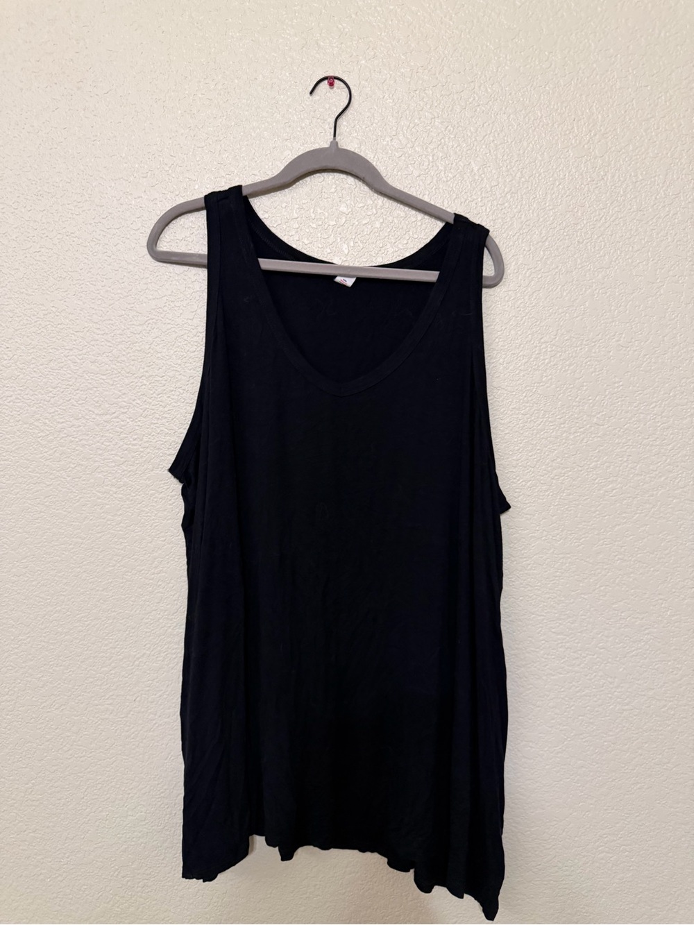 Old Navy Black Scoop Neck Tank Top - Women